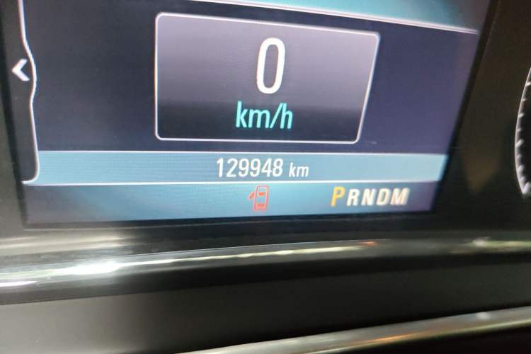 Used Buick Regal 2015 2.0L Elite Fashion Edition Odometer Close Up