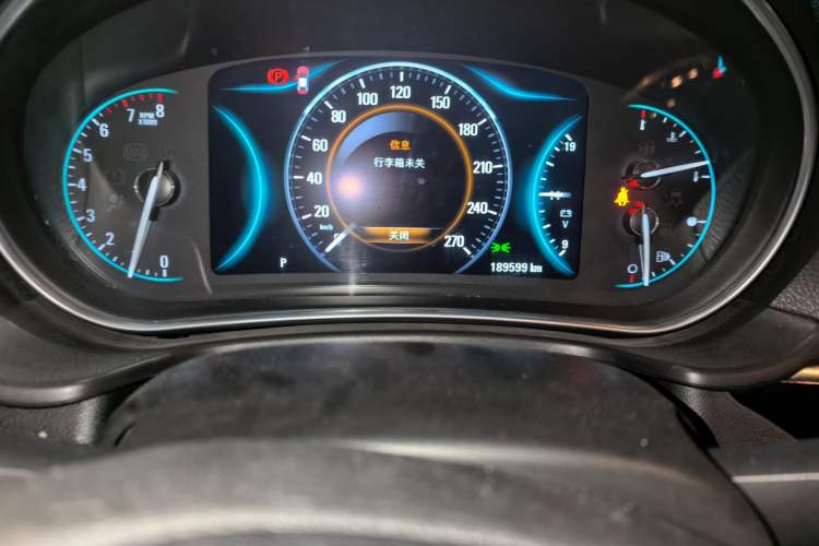 Used Buick Regal 2015 1.6T Elite Tech Model Odometer Close Up