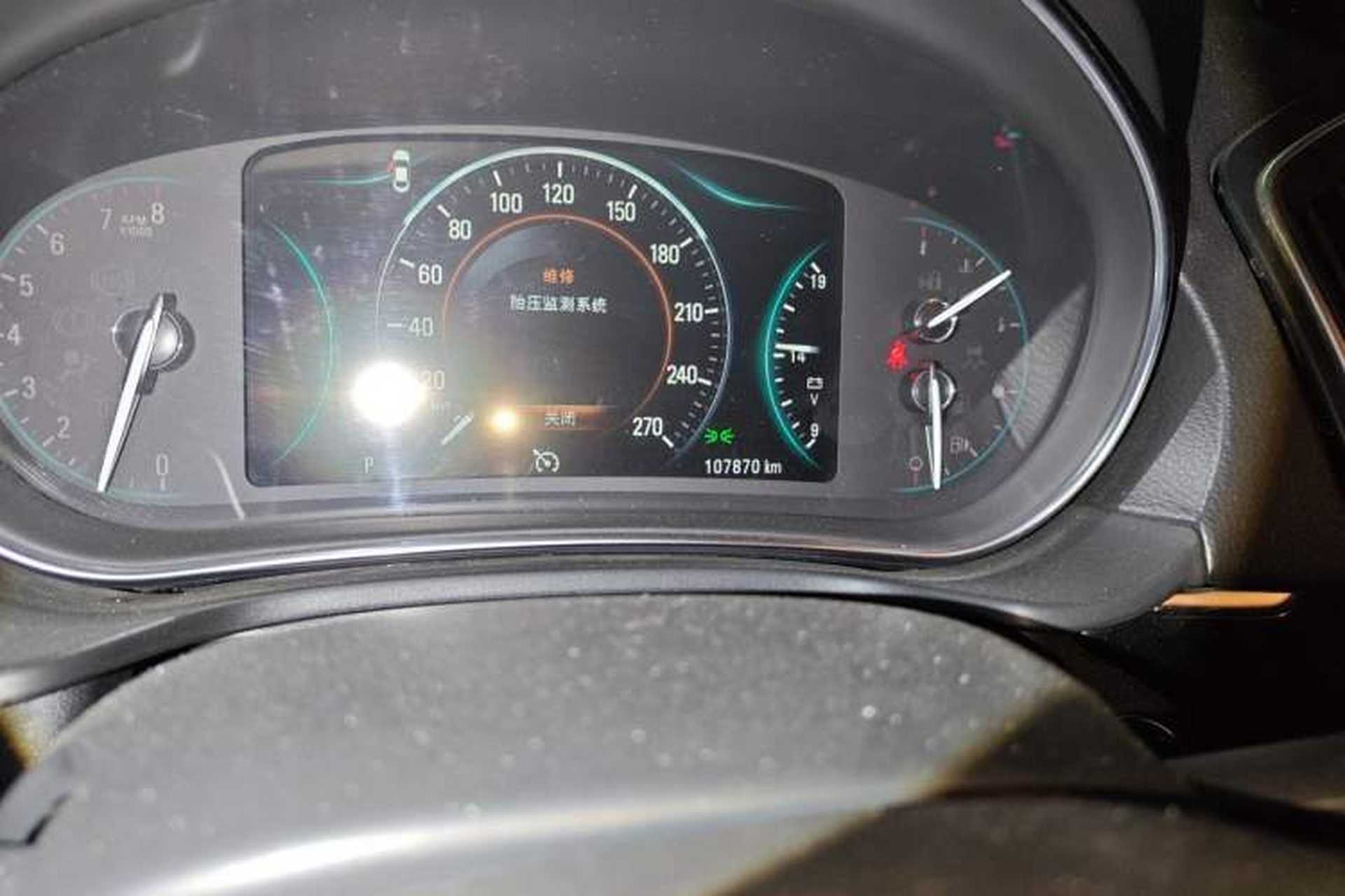 Used Buick Regal 2015 1.6T Elite Tech Model Odometer Close Up