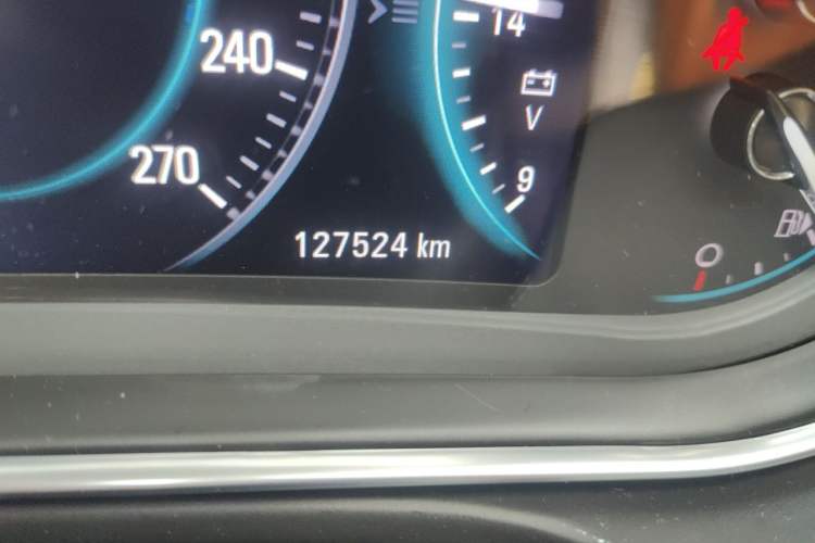 Used Buick Regal 2015 1.6T Elite Tech Model Odometer Close Up