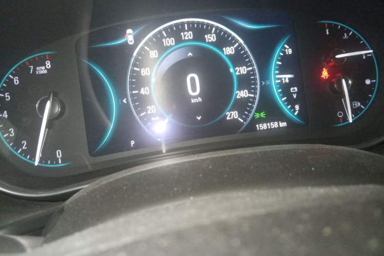 Used Buick Regal 2015 1.6T Elite Tech Model Odometer Close Up