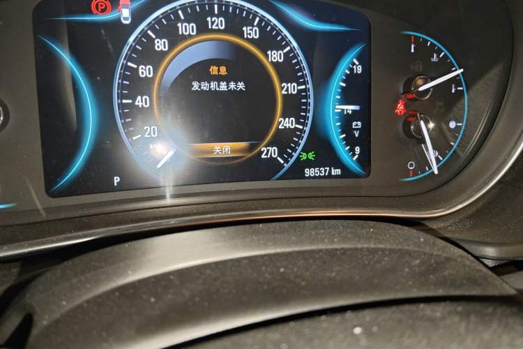 Used Buick Regal 2015 1.6T Elite Tech Model Odometer Close Up