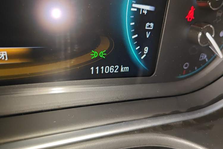 Used Buick Regal 2015 1.6T Elite Tech Model Odometer Close Up
