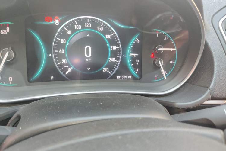Used Buick Regal 2015 1.6T Elite Tech Model Odometer Close Up