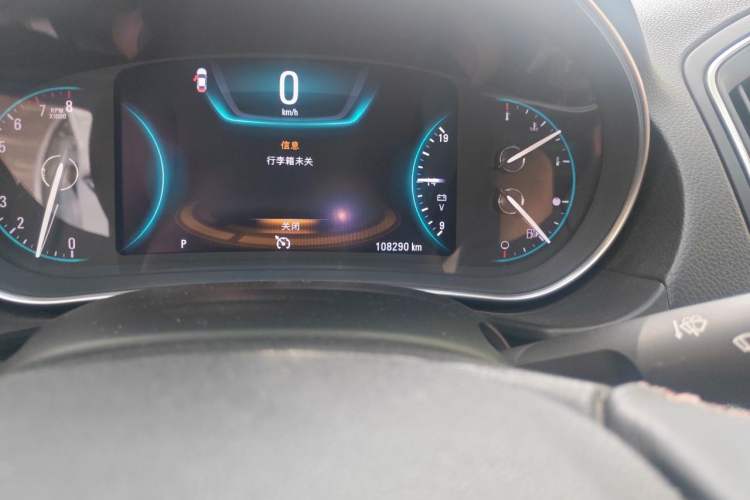 Used Buick Regal 2015 1.6T Elite Tech Model Odometer Close Up