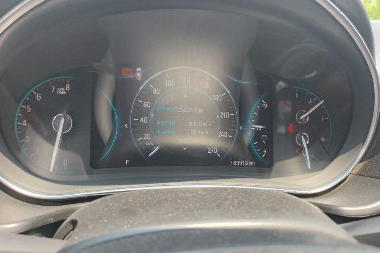 Used Buick Regal 2015 1.6T Elite Tech Model Odometer Close Up