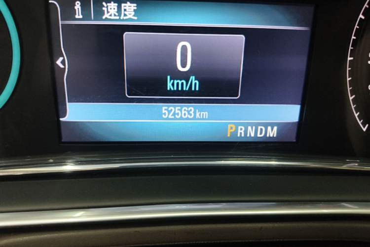 Used Buick Regal 2015 2.0L Elite Fashion Edition Odometer Close Up