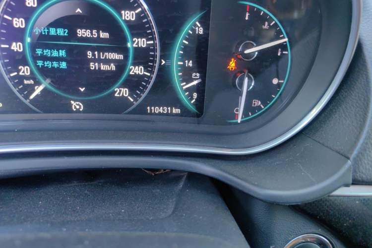 Used Buick Regal 2015 1.6T Elite Tech Model Odometer Close Up