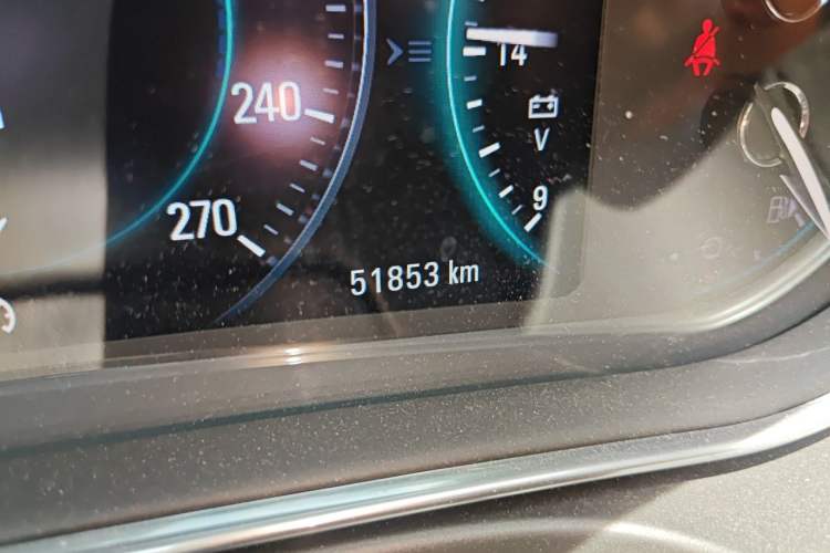 Used Buick Regal 2015 1.6T Elite Tech Model Odometer Close Up