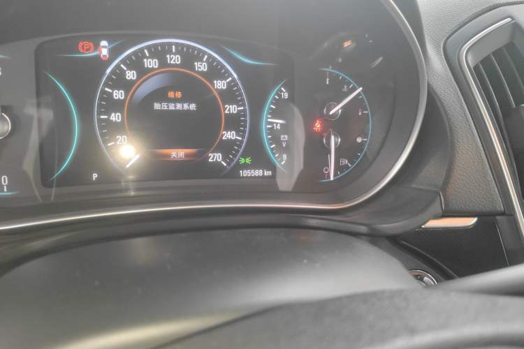 Used Buick Regal 2015 1.6T Elite Tech Model Odometer Close Up