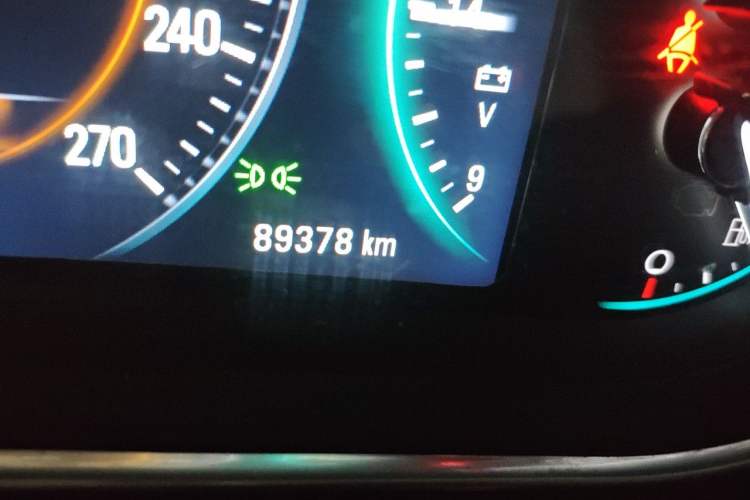 Used Buick Regal 2015 1.6T Elite Tech Model Odometer Close Up