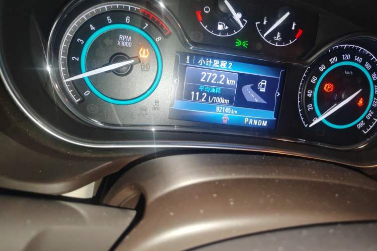 Used Buick Regal 2015 2.0L Elite Fashion Edition Odometer Close Up