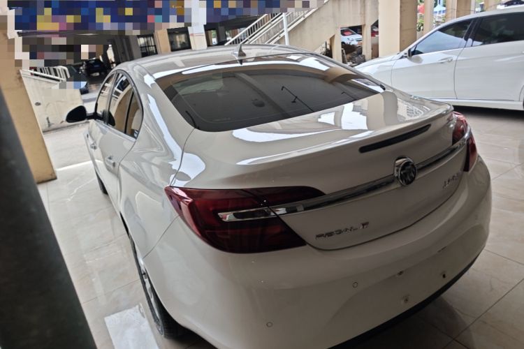 Used Buick Regal 2015 1.6T Fashion Tech Model Rear Left 45 Deg