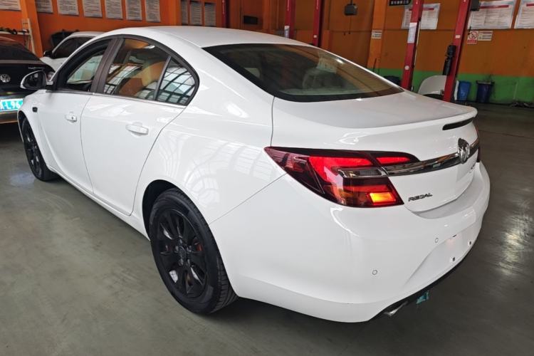 Used Buick Regal 2015 2.0L Leading Fashion Edition Rear Left 45 Deg