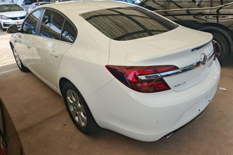Used Buick Regal 2015 2.0L Leading Fashion Edition Rear Left 45 Deg