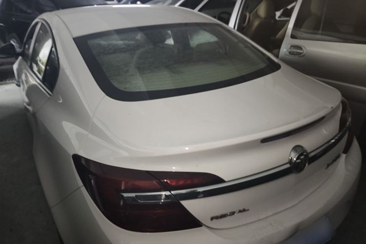 Used Buick Regal 2015 2.0L Leading Fashion Edition Rear Left 45 Deg