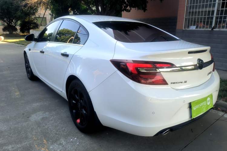 Used Buick Regal 2015 1.6T Leading Technology Model Rear Left 45 Deg