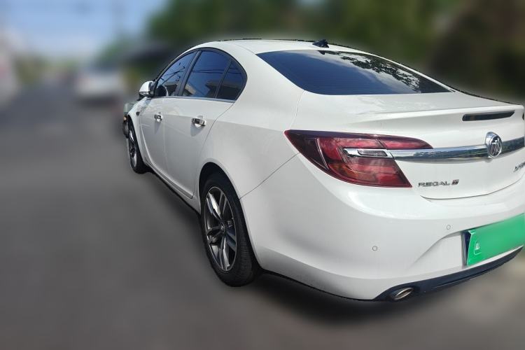 Used Buick Regal 2015 1.6T Leading Technology Model Rear Left 45 Deg