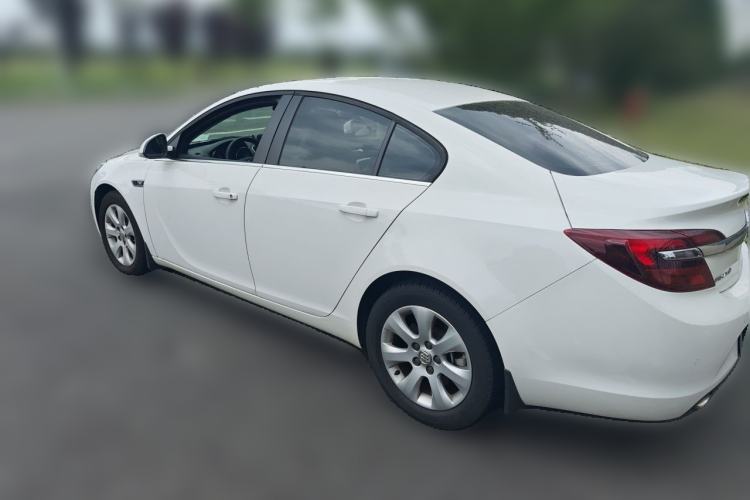 Used Buick Regal 2015 1.6T Leading Technology Model Rear Left 45 Deg