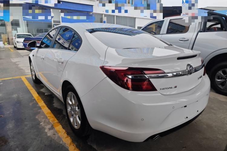Used Buick Regal 2015 1.6T Leading Technology Model Rear Left 45 Deg