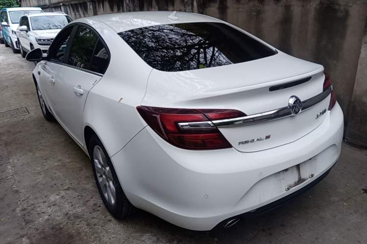 Used Buick Regal 2015 1.6T Leading Technology Model Rear Left 45 Deg