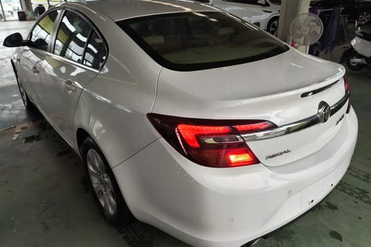 Used Buick Regal 2015 2.0L Leading Fashion Edition Rear Left 45 Deg