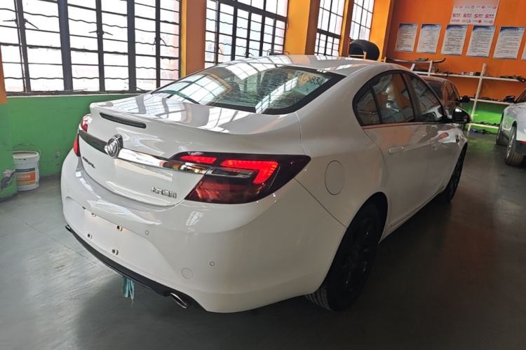 Used Buick Regal 2015 2.0L Leading Fashion Edition Rear Right 45 Deg