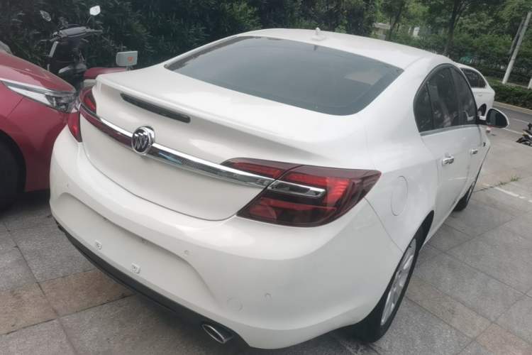 Used Buick Regal 2015 1.6T Elite Tech Model Rear Right 45 Deg