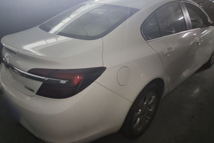 Used Buick Regal 2015 2.0L Leading Fashion Edition Rear Right 45 Deg
