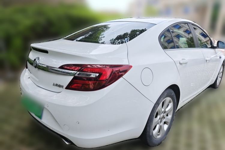 Used Buick Regal 2015 2.0L Leading Fashion Edition Rear Right 45 Deg