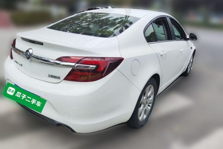 Used Buick Regal 2015 1.6T Leading Technology Model Rear Right 45 Deg