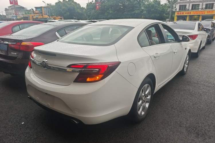 Used Buick Regal 2015 2.0L Leading Fashion Edition Rear Right 45 Deg
