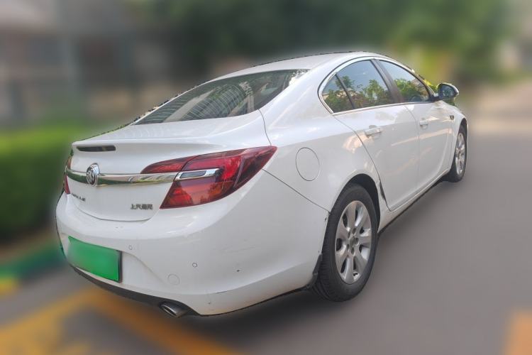 Used Buick Regal 2015 1.6T Leading Technology Model Rear Right 45 Deg