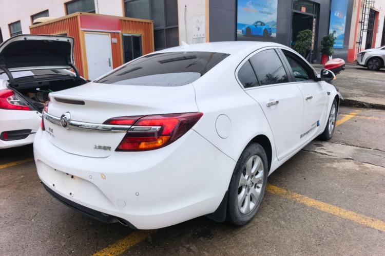 Used Buick Regal 2015 2.0L Leading Fashion Edition Rear Right 45 Deg