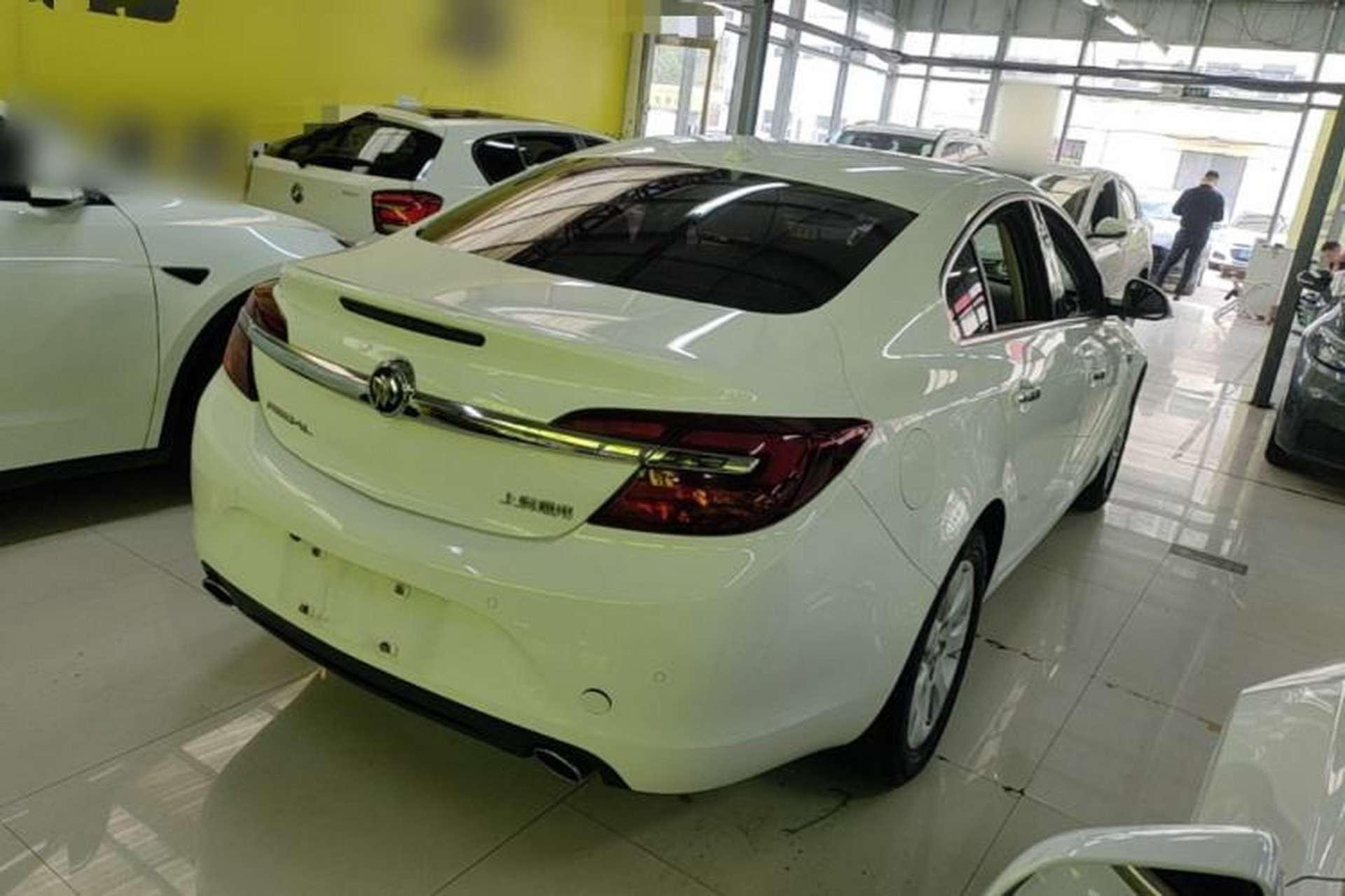 Used Buick Regal 2015 2.0L Elite Fashion Edition Rear Right 45 Deg