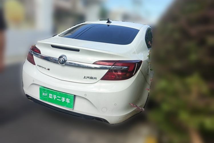 Used Buick Regal 2015 1.6T Leading Technology Model Rear Right 45 Deg
