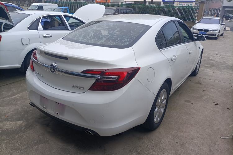 Used Buick Regal 2015 2.0L Leading Fashion Edition Rear Right 45 Deg