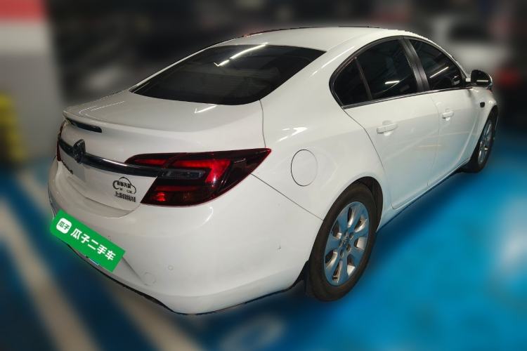 Used Buick Regal 2015 1.6T Leading Technology Model Rear Right 45 Deg