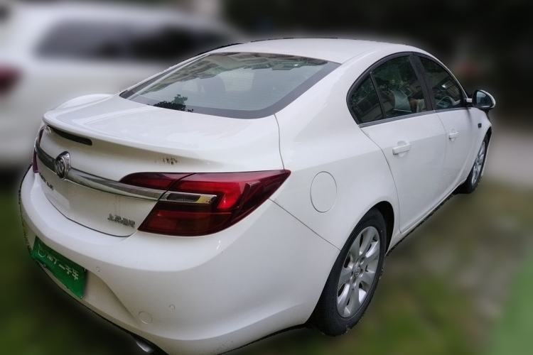 Used Buick Regal 2015 1.6T Leading Technology Model Rear Right 45 Deg