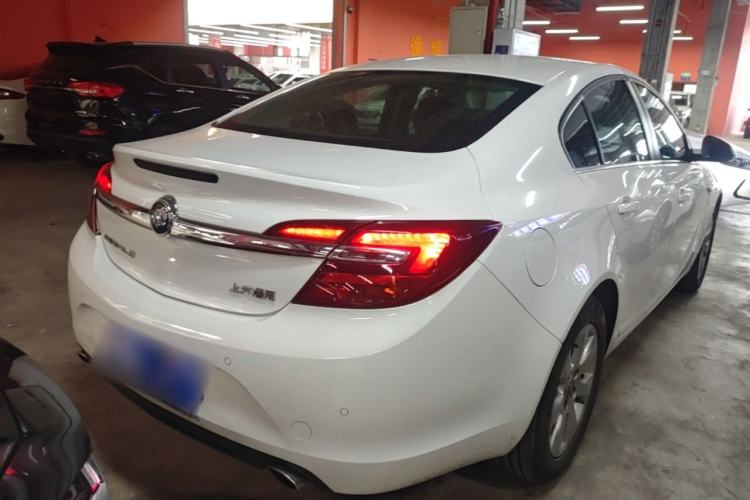 Used Buick Regal 2015 1.6T Leading Technology Model Rear Right 45 Deg