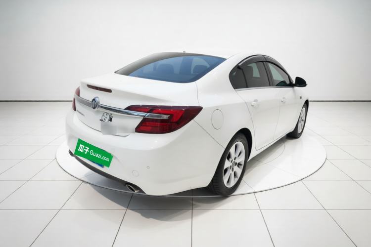 Used Buick Regal 2015 2.0L Leading Fashion Edition Rear Right 45 Deg