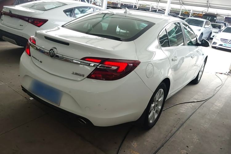 Used Buick Regal 2015 1.6T Leading Technology Model Rear Right 45 Deg