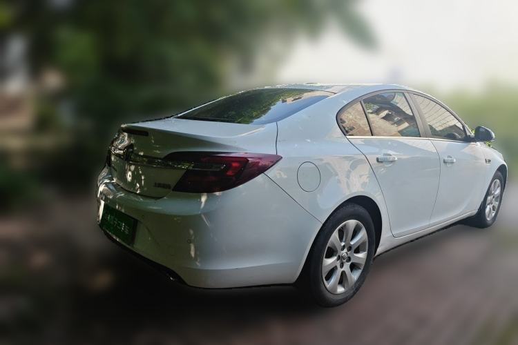 Used Buick Regal 2015 2.0L Leading Fashion Edition Rear Right 45 Deg