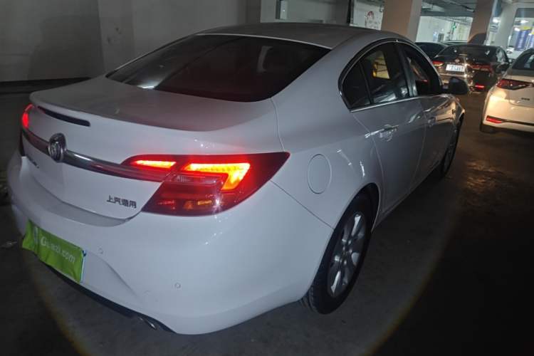 Used Buick Regal 2015 2.0L Leading Fashion Edition Rear Right 45 Deg