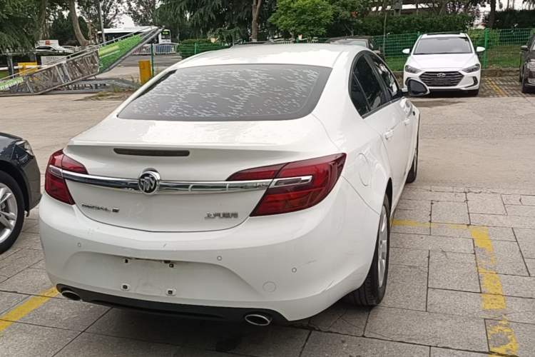 Used Buick Regal 2015 1.6T Leading Technology Model Rear Right 45 Deg
