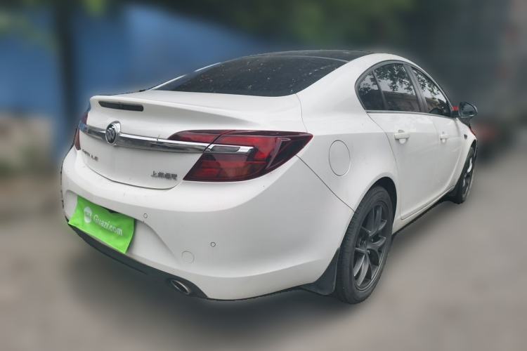 Used Buick Regal 2015 1.6T Leading Technology Model Rear Right 45 Deg