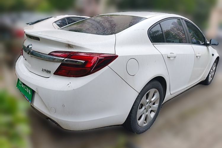 Used Buick Regal 2015 1.6T Leading Technology Model Rear Right 45 Deg