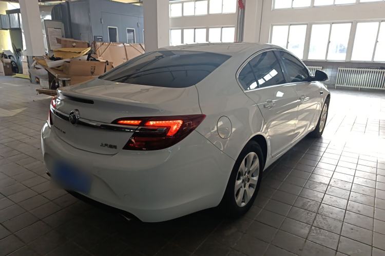 Used Buick Regal 2015 1.6T Leading Technology Model Rear Right 45 Deg