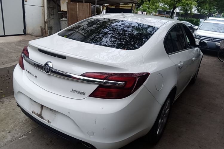 Used Buick Regal 2015 1.6T Leading Technology Model Rear Right 45 Deg