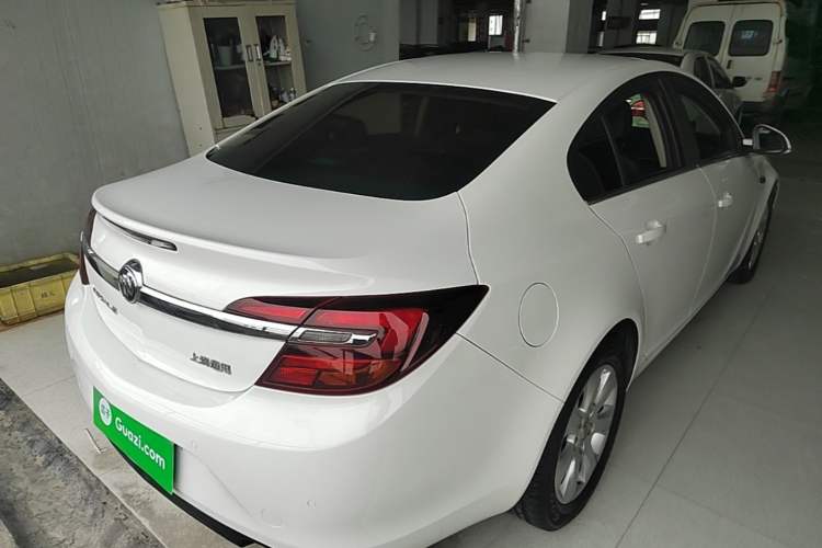 Used Buick Regal 2015 1.6T Leading Technology Model Rear Right 45 Deg